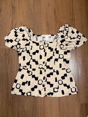 H&M Short Sleeve Button Down Blouse in Cream and Black Abstract